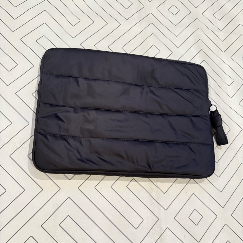 Madewell Charcoal Puffer Laptop Case
